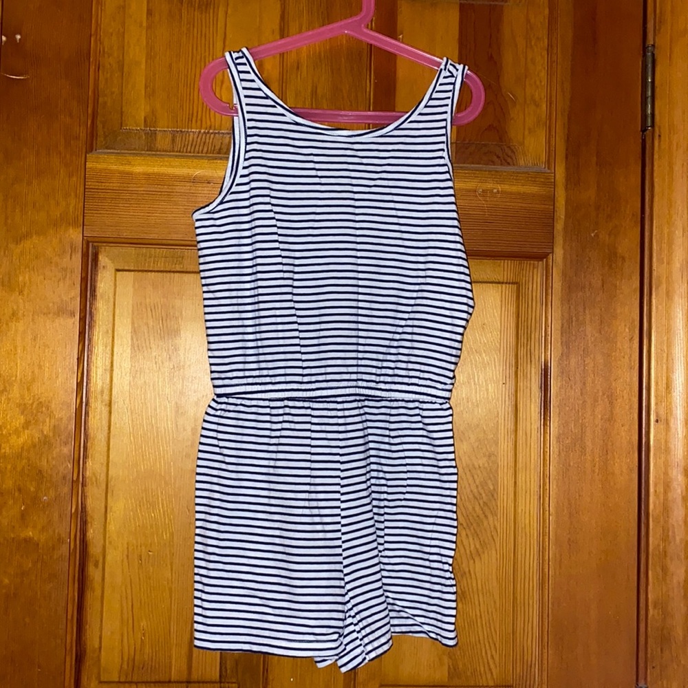 Girls Old Navy romper-size 14-back has criss crosses-great condition/never worn